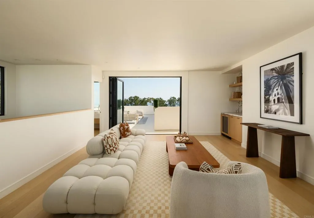 https://cdn.realtyfeed.com/cdn/127/306742411/04aad7366800fcdf48e8304c59b5e4bd.webp