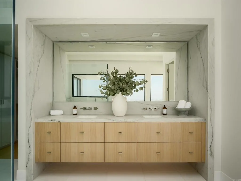 https://cdn.realtyfeed.com/cdn/127/306742411/cb648ecc0430a609462e5004901f20ad.webp