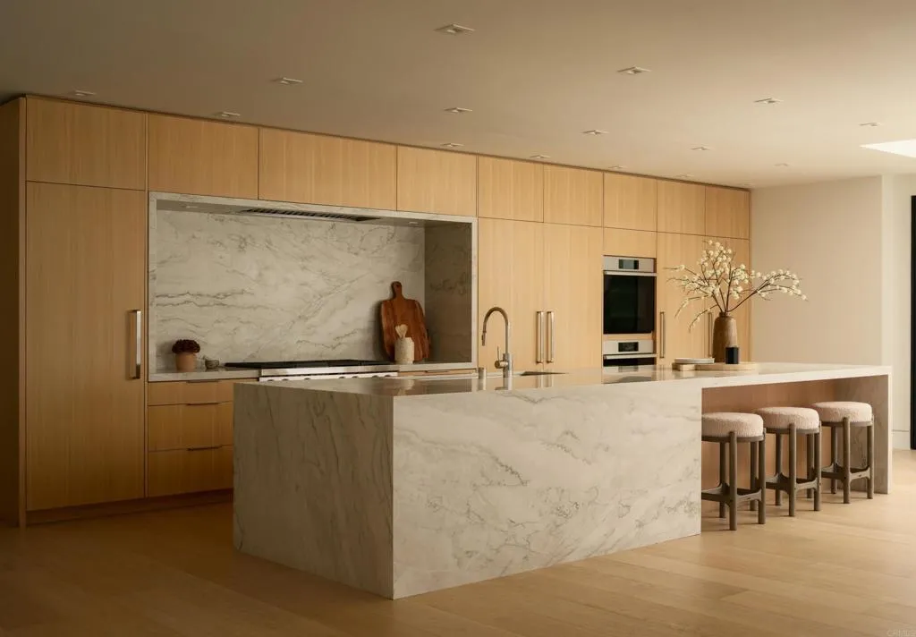 https://cdn.realtyfeed.com/cdn/127/306742411/eb0940d10dfddb92dd6597a6ef64518a.webp