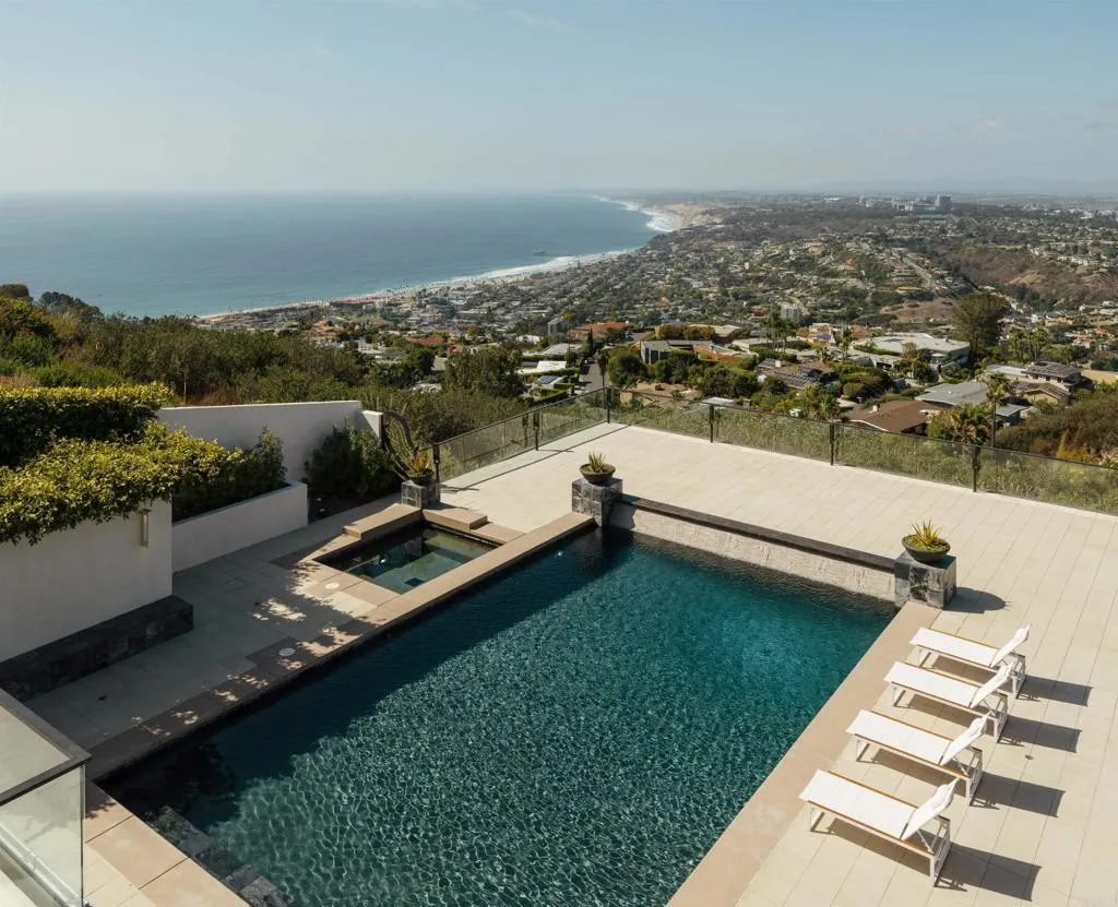 https://cdn.realtyfeed.com/cdn/127/306742411/f47d3a184746f443e4a958ed9ed3f2d2.webp