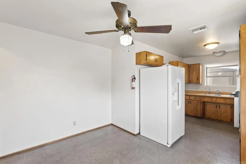 https://cdn.realtyfeed.com/cdn/127/306742412/83d49a1226868ae11acbe6e3867b48d7.webp
