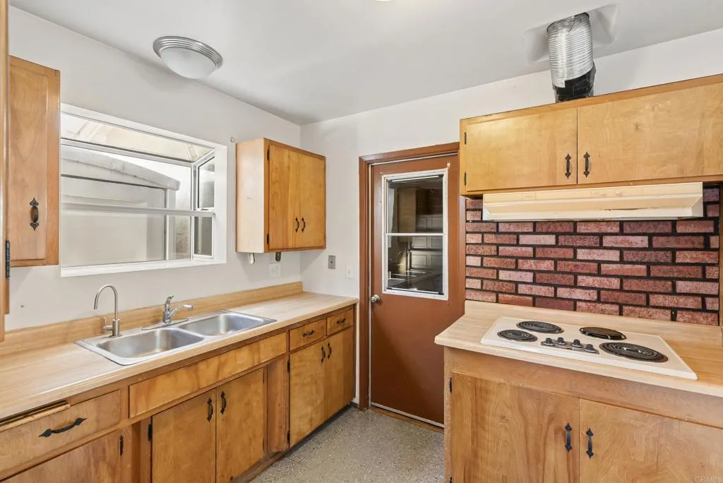 https://cdn.realtyfeed.com/cdn/127/306742412/c5a6da69d23d1818193f4ae95ef85a8d.webp