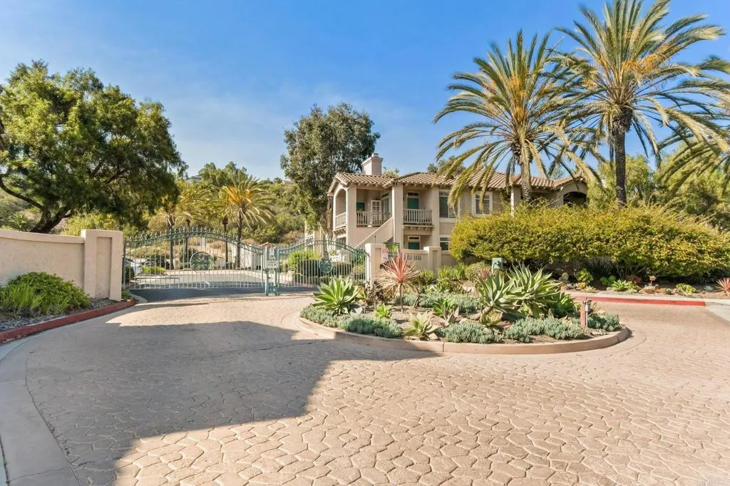 https://cdn.realtyfeed.com/cdn/127/306742443/36476baef1b89c9c3b52598989e4317d.webp
