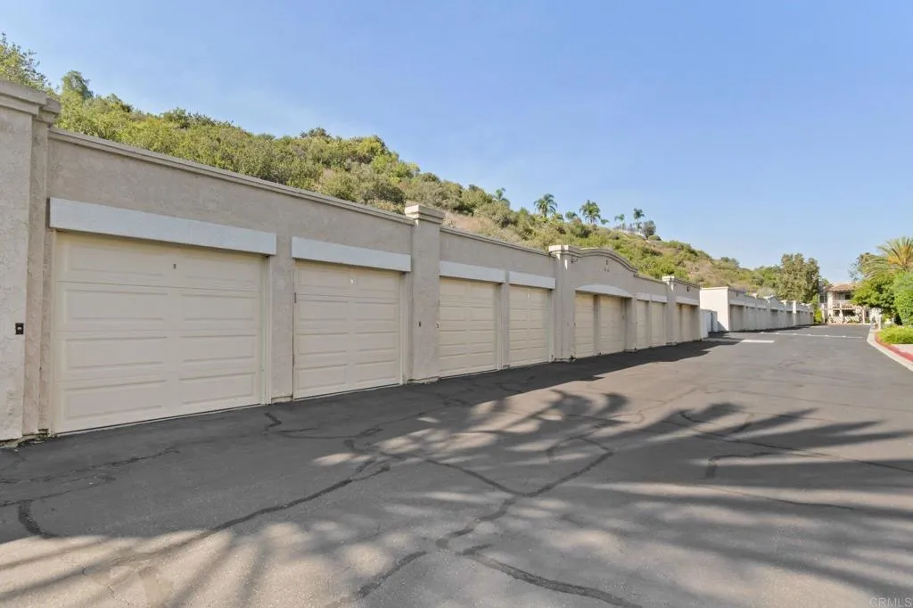 https://cdn.realtyfeed.com/cdn/127/306742443/f83fbb5ee3f84f32fbc638834865483c.webp