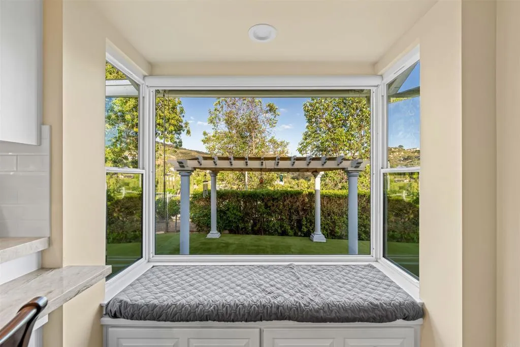 https://cdn.realtyfeed.com/cdn/127/306742465/03f57fca310da5fcbf5195b0907db5c3.webp