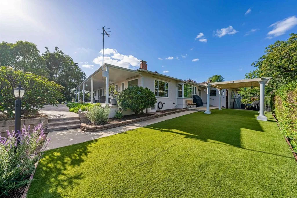 https://cdn.realtyfeed.com/cdn/127/306742465/6731f5255c18eae5ffd951013444405d.webp
