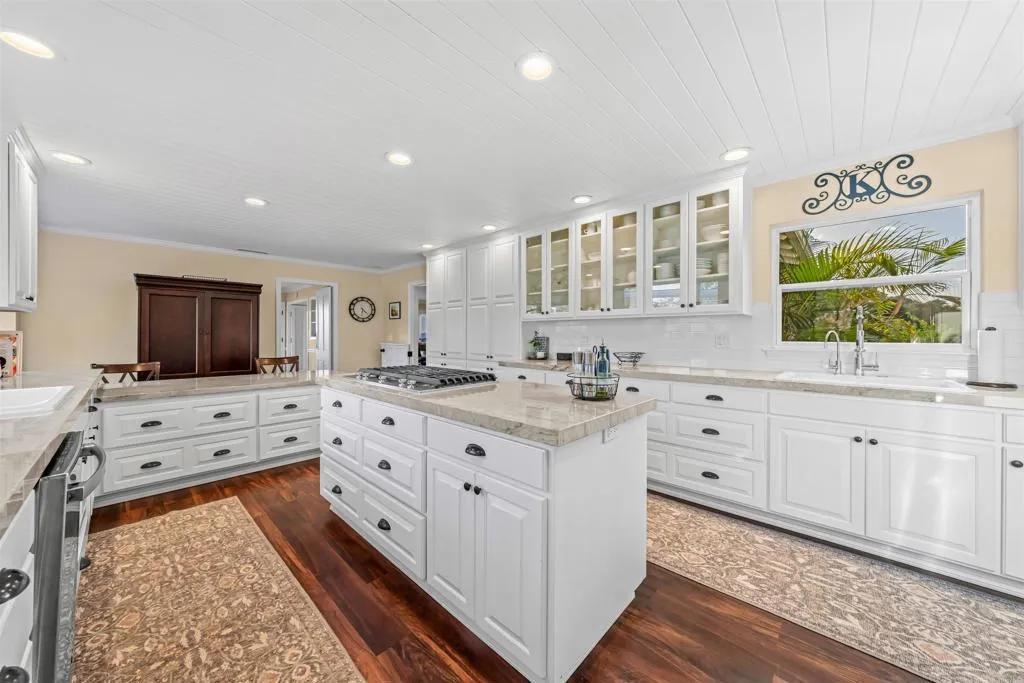 https://cdn.realtyfeed.com/cdn/127/306742465/f20bf357f46b63650511e0026c973ad8.webp
