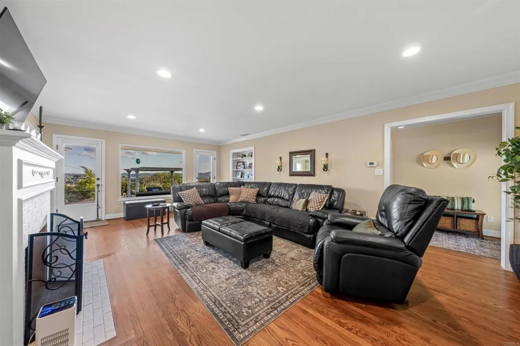 https://cdn.realtyfeed.com/cdn/127/306742465/ff53f22e516004d739a1f5ec98a703f1.webp