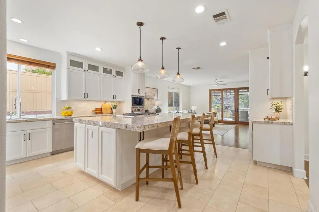 https://cdn.realtyfeed.com/cdn/127/306742469/0f95908c65d7f0df1477cacb41030d94.webp