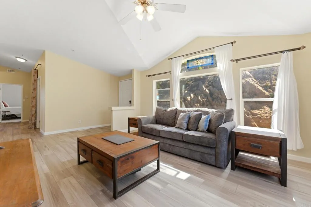 https://cdn.realtyfeed.com/cdn/127/306742473/11eebdce4cfb2907704bd3bdc82603d4.webp