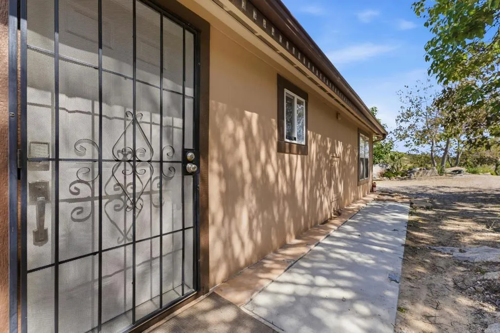 https://cdn.realtyfeed.com/cdn/127/306742473/2f57cea1983bd0531c3a47ad71fb8fa0.webp