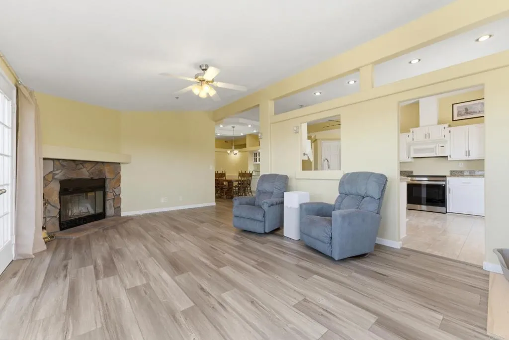 https://cdn.realtyfeed.com/cdn/127/306742473/517b4b32f38e97c2946e1bd9f9080154.webp