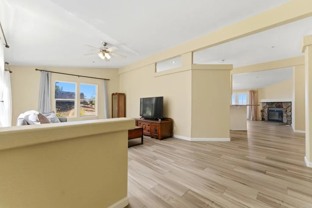https://cdn.realtyfeed.com/cdn/127/306742473/60cbf713f14c518c70cbcc23acba10aa.webp