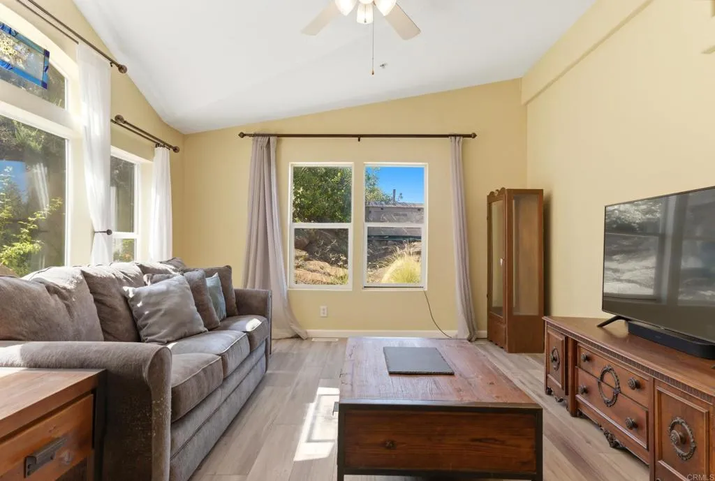 https://cdn.realtyfeed.com/cdn/127/306742473/ec0a21c5e320f91b376de4ba8ef16f0b.webp