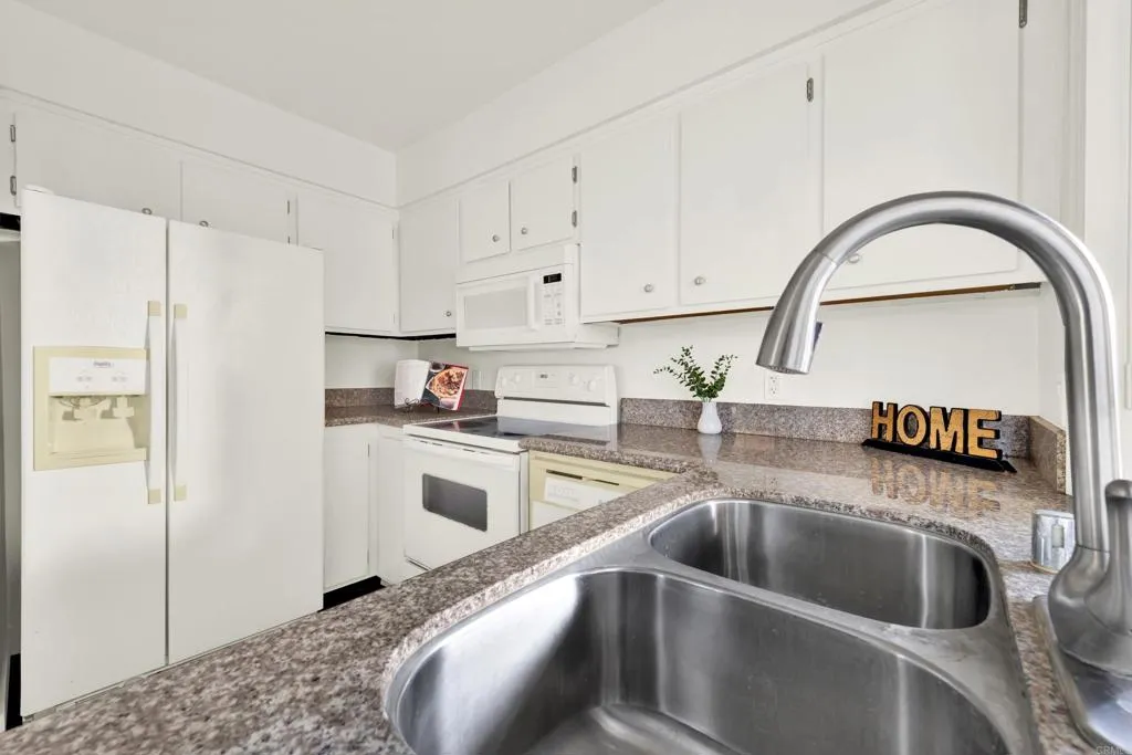 https://cdn.realtyfeed.com/cdn/127/306742485/6029a88ea108e25a6caf356c16b034e2.webp
