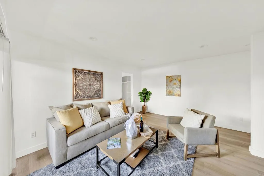 https://cdn.realtyfeed.com/cdn/127/306742485/6cdce5a5cc29c91653a6a8497f803a50.webp