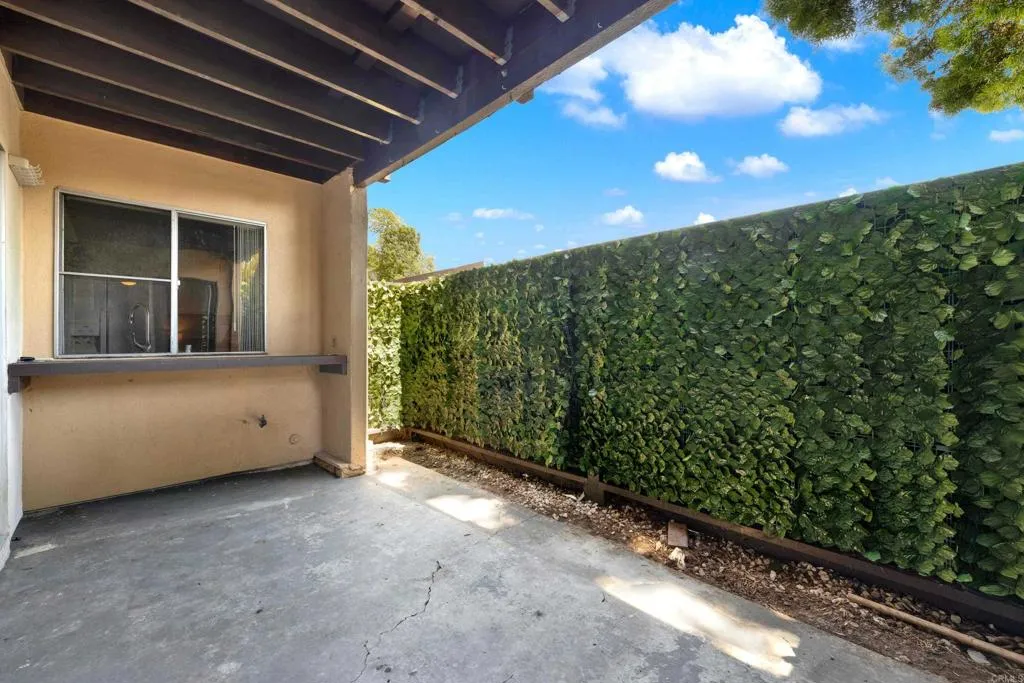 https://cdn.realtyfeed.com/cdn/127/306742485/6e52cb416d7c6a671ddb49dd773e40c9.webp