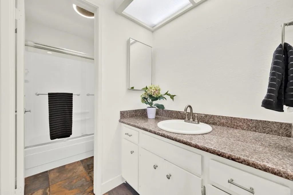 https://cdn.realtyfeed.com/cdn/127/306742485/9b81928ee849fa9fd62cfc958bfd2a78.webp
