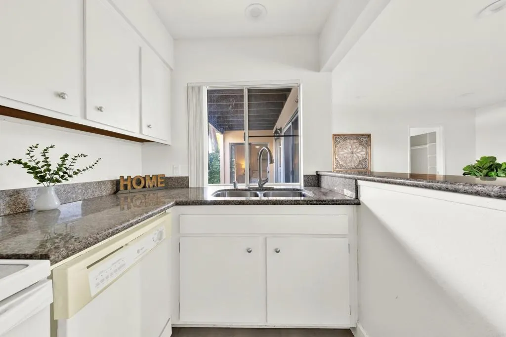 https://cdn.realtyfeed.com/cdn/127/306742485/f64fb76faa4a16d7f327806d943c68de.webp