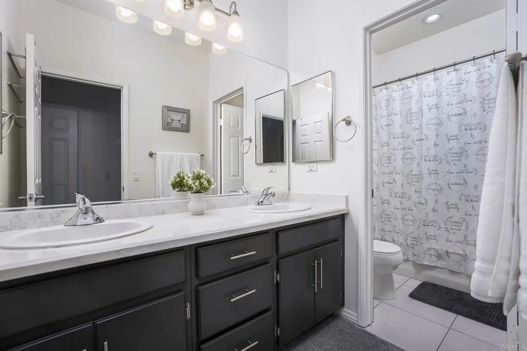 https://cdn.realtyfeed.com/cdn/127/306742487/486a2b19cf64a4669d171302f5fb2e72.webp
