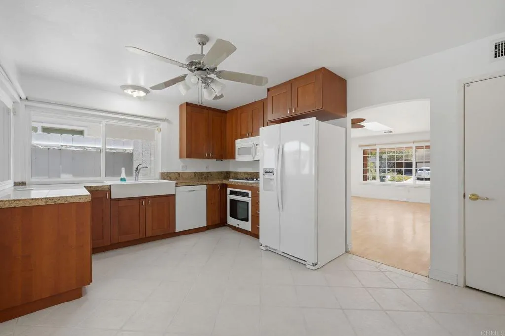 https://cdn.realtyfeed.com/cdn/127/306742488/2f6018084f929e3747db31885e81cf64.webp