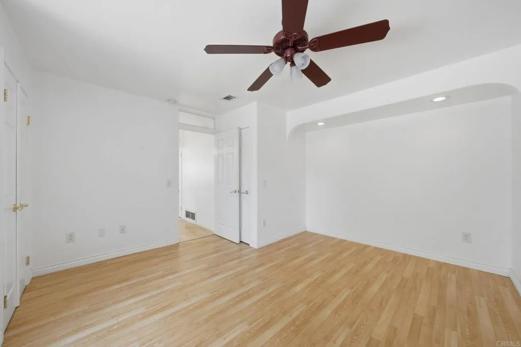 https://cdn.realtyfeed.com/cdn/127/306742488/83db15ea8a7160a9f26f361f9fbeefb3.webp