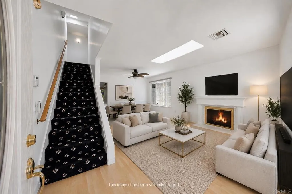 https://cdn.realtyfeed.com/cdn/127/306742488/85e04afa00785ffb1e611c43b43be687.webp