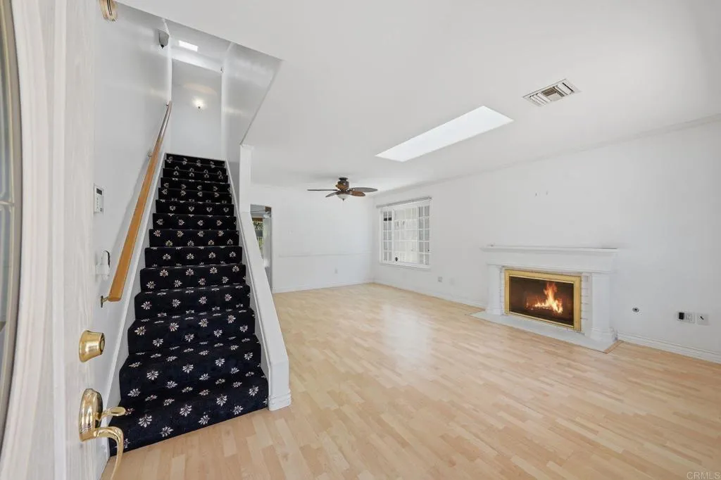 https://cdn.realtyfeed.com/cdn/127/306742488/93bd5edb8bb9ffad06599f8e192b80e9.webp