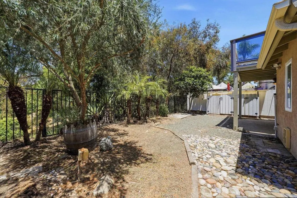 https://cdn.realtyfeed.com/cdn/127/306742488/e5ff09181665f5cc8b2cc79f70ffeb4f.webp