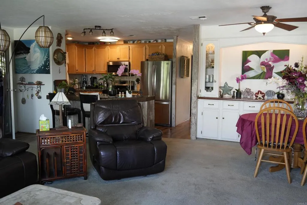 https://cdn.realtyfeed.com/cdn/127/306742516/1176149f26386f145f3deb92196a78e2.webp