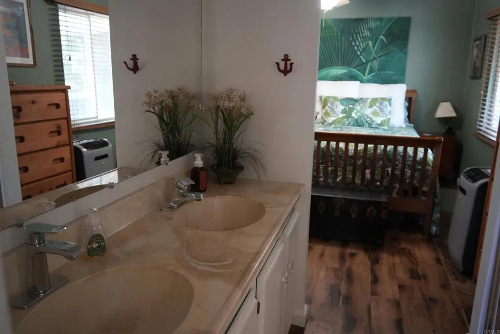 https://cdn.realtyfeed.com/cdn/127/306742516/2478f0527e8b06cc078adad817b3aaf6.webp