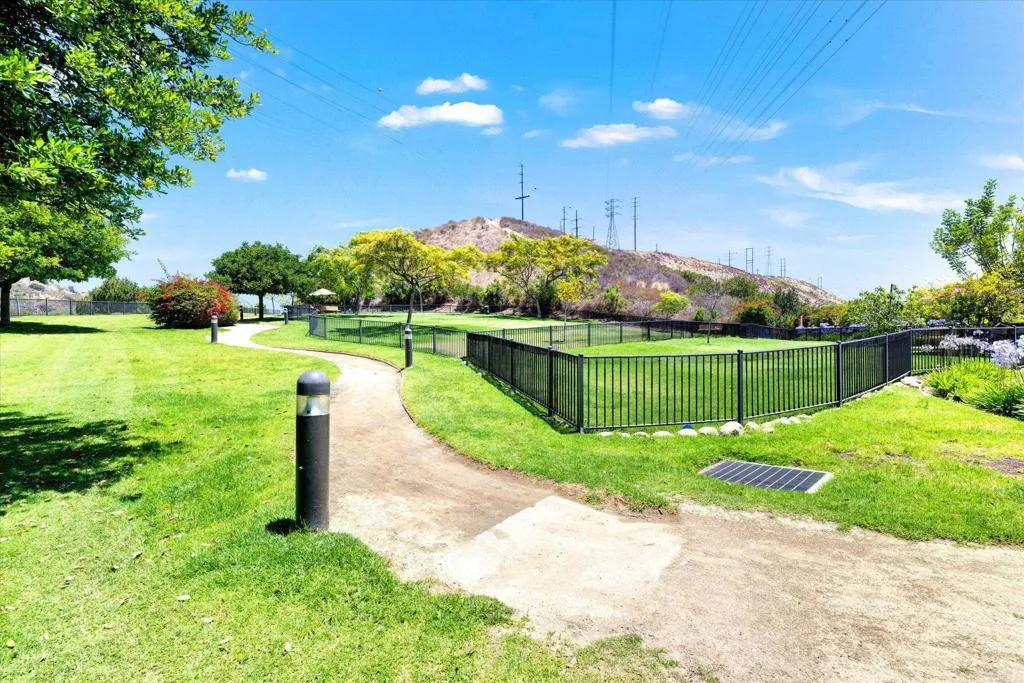 https://cdn.realtyfeed.com/cdn/127/306742520/327d3fb28613ec55c9802619cd10b408.webp