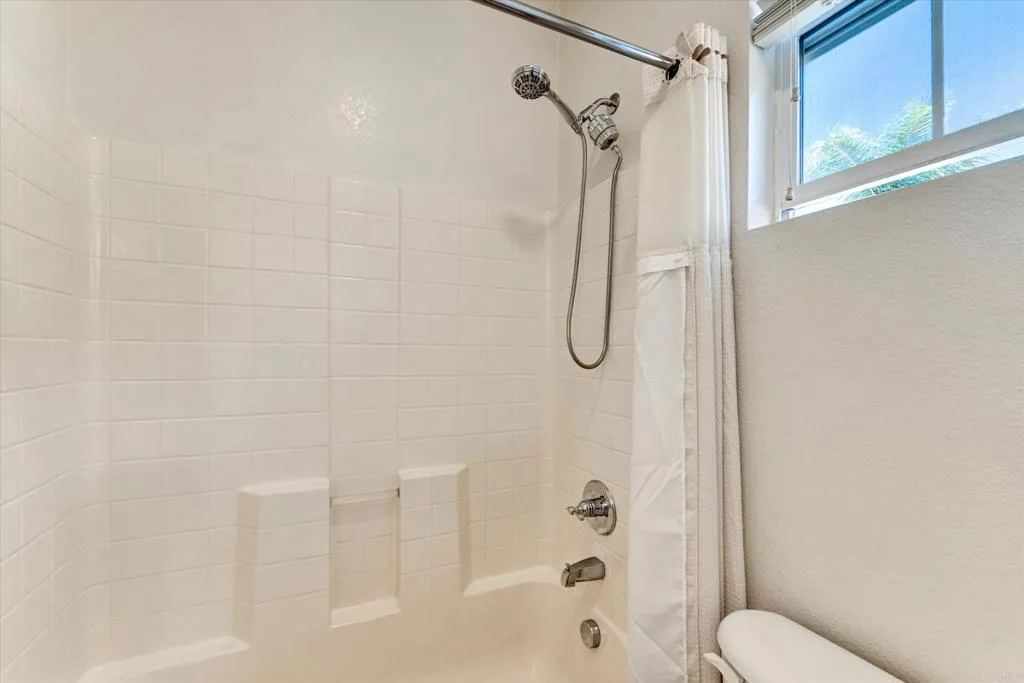 https://cdn.realtyfeed.com/cdn/127/306742520/482f8650ce134f2f19d41009a93483d1.webp