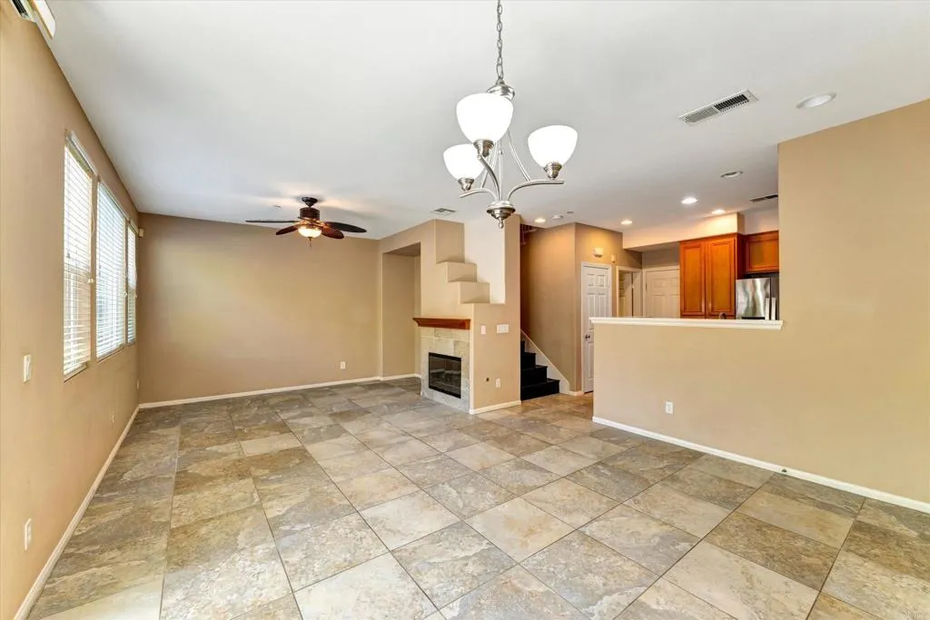 https://cdn.realtyfeed.com/cdn/127/306742520/7ca385f7e12dc72327c25804cb995f62.webp