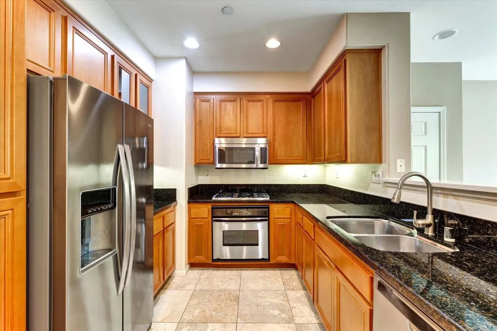 https://cdn.realtyfeed.com/cdn/127/306742520/b366111cf424f449e483ac5277705fa8.webp