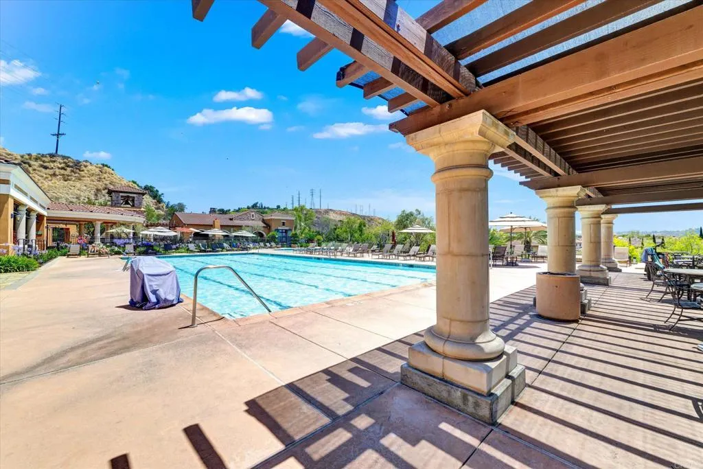 https://cdn.realtyfeed.com/cdn/127/306742520/cda47407aafe6fe2a151a4b5f5015eef.webp