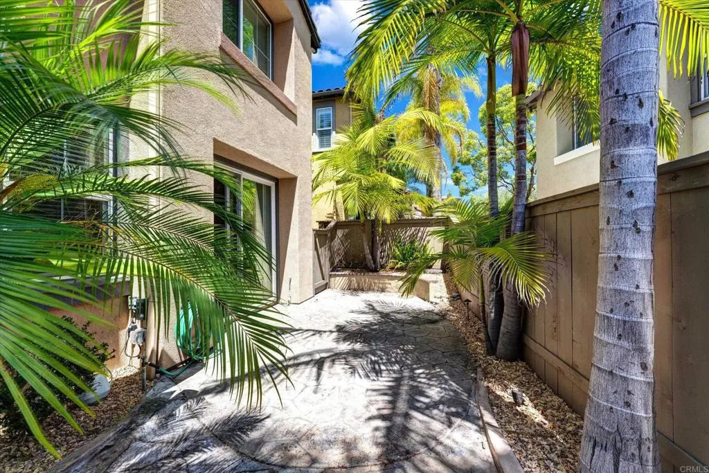 https://cdn.realtyfeed.com/cdn/127/306742520/e2ddd905cfe16b5a7e563058561dfc2a.webp