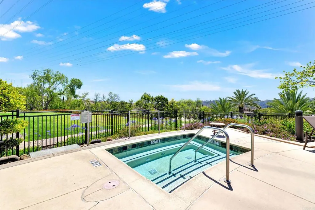 https://cdn.realtyfeed.com/cdn/127/306742520/fb677d37ce52e3b2685ca10e49735b12.webp