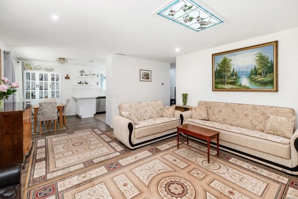 https://cdn.realtyfeed.com/cdn/127/306742524/327c25b08e6f7fe839f232983d99f444.webp