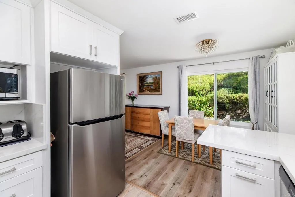 https://cdn.realtyfeed.com/cdn/127/306742524/f88968d4f850208d89c31703968abd47.webp