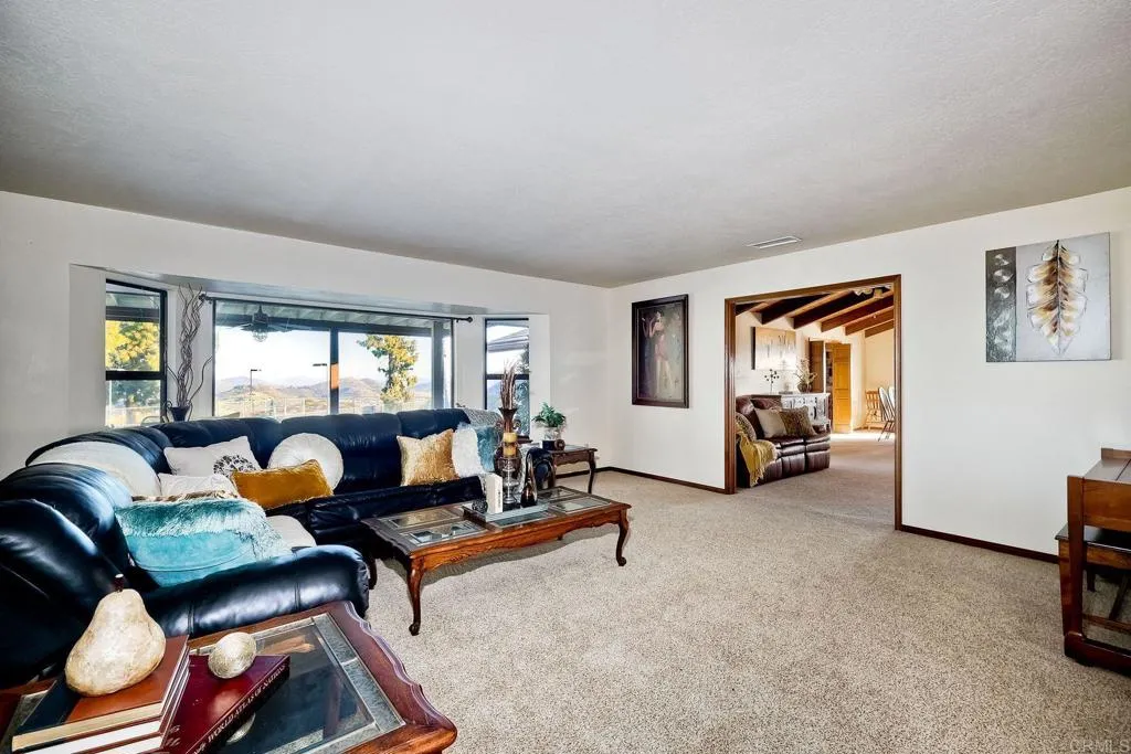 https://cdn.realtyfeed.com/cdn/127/306742529/bdca603b87d86cbdf420b35ddc9174a1.webp