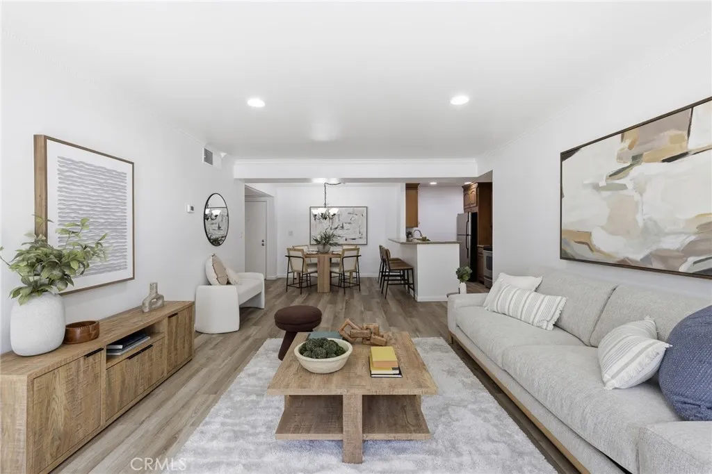 5257 Radford Avenue Unit 212, Valley Village, CA 91607 - Photo 5 of 31, Valley Village, CA