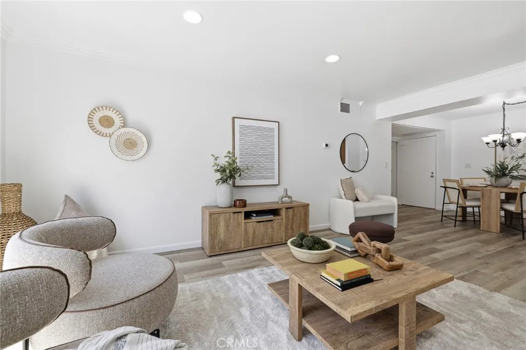 5257 Radford Avenue Unit 212, Valley Village, CA 91607 - Photo 4 of 31, Valley Village, CA