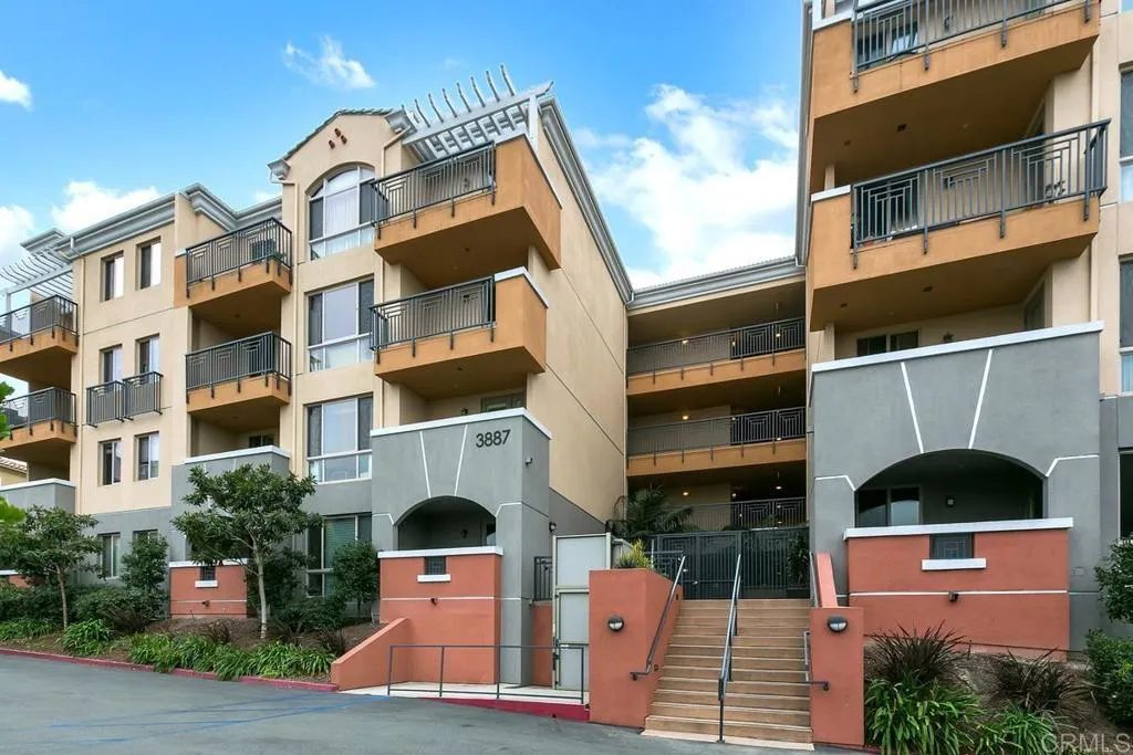 https://cdn.realtyfeed.com/cdn/127/306742617/ad5c80479698b92f356161bb8800621a.webp