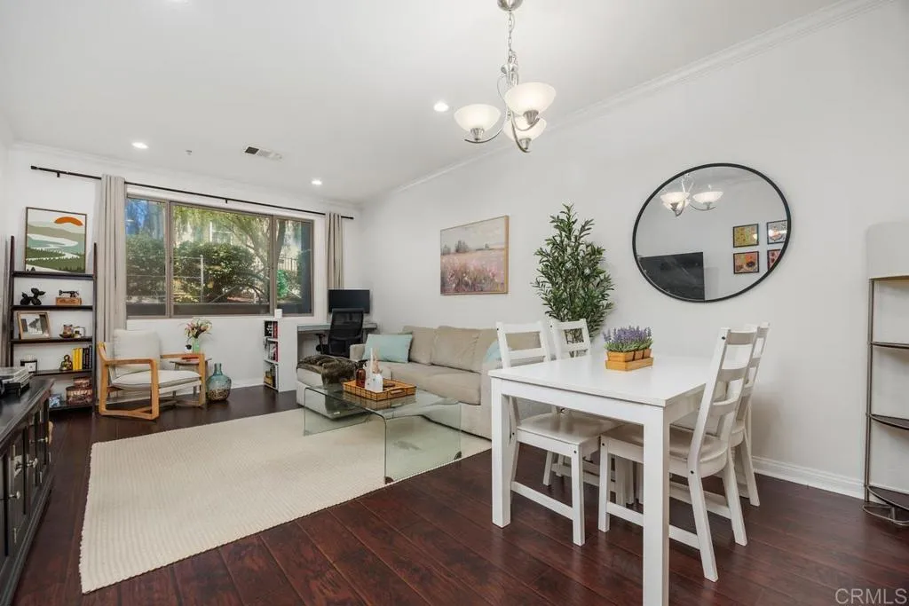 https://cdn.realtyfeed.com/cdn/127/306742617/c205b6ec6eba3af92744cee0a241becd.webp