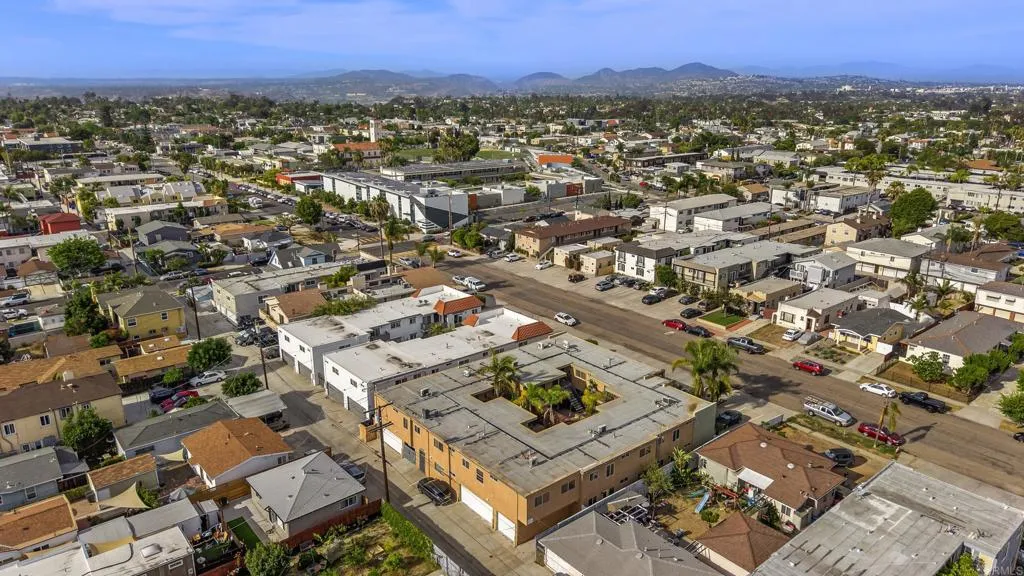 https://cdn.realtyfeed.com/cdn/127/306742640/0b6a7e6271394d8b3e27ea79b9593019.webp