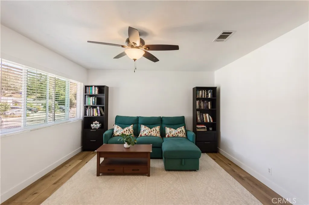 https://cdn.realtyfeed.com/cdn/127/306742704/a606e09f91cb4c9926d3c1cd0564bd56.webp