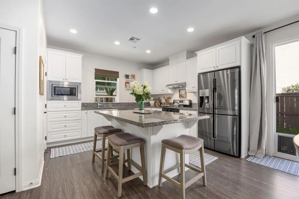 https://cdn.realtyfeed.com/cdn/127/306742705/0ffd838f8f5f6fd2182e1e70bbcade3b.webp