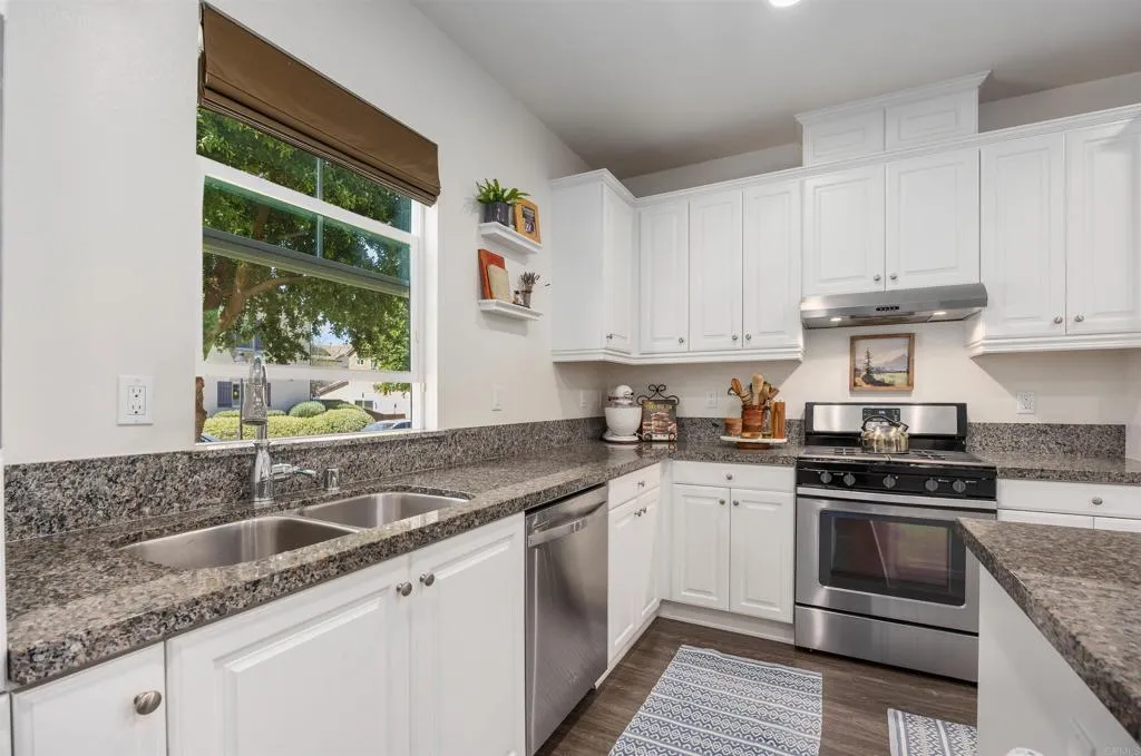 https://cdn.realtyfeed.com/cdn/127/306742705/2e64cbec5d752bb26e41b796401e1e02.webp