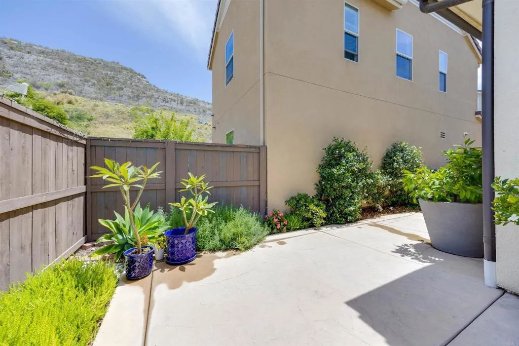 https://cdn.realtyfeed.com/cdn/127/306742705/34af5d7b3bded95e4c1ab0cdd01082fc.webp